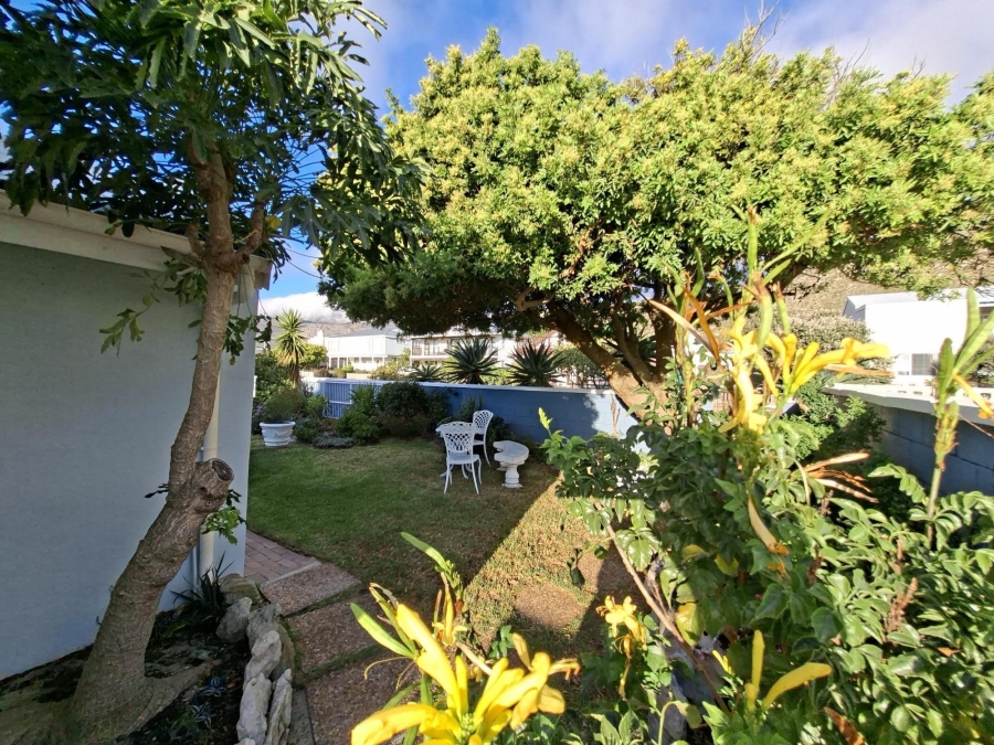 4 Bedroom Property for Sale in Pringle Bay Western Cape